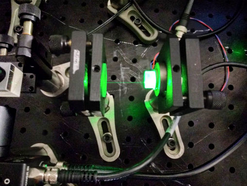 An enhancement cavity viewed in a dark room
